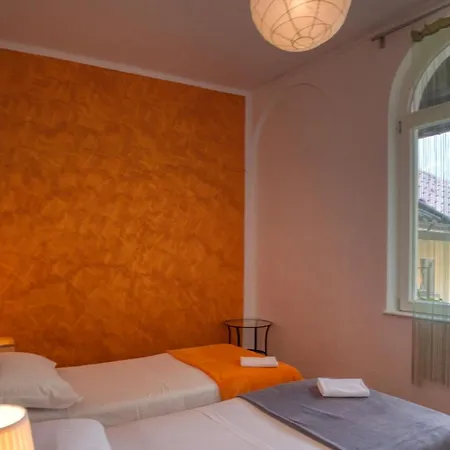 Otel @ Vecchia *